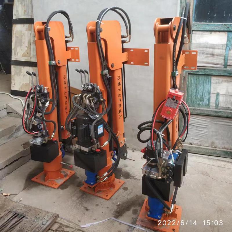 涿鹿县重汽蓝牌随车吊 3.2吨 国六动力强 液压驱动 农用自卸起重机